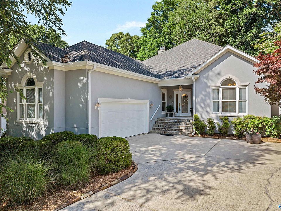 1st image of 21 Ridgewood Cir