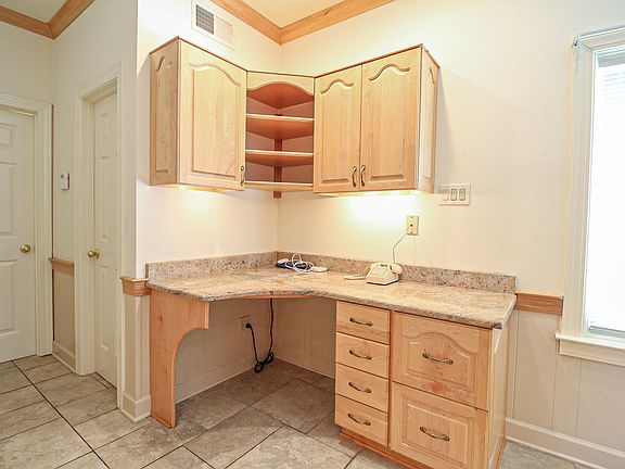 4th image of 2049 Allen Court Dr