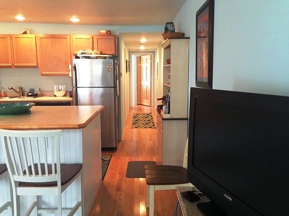 5th image of 124 45th St E Floor 1