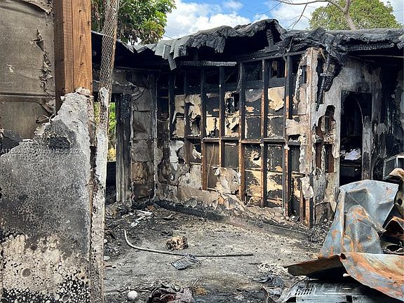 5th image of 1860 NW 187th St