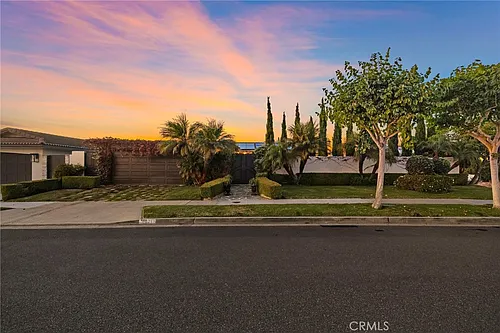 4621 Wayne Rd Photo 1