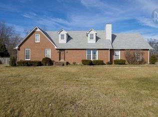 104 Pennsylvania Ave, White House, TN 37188