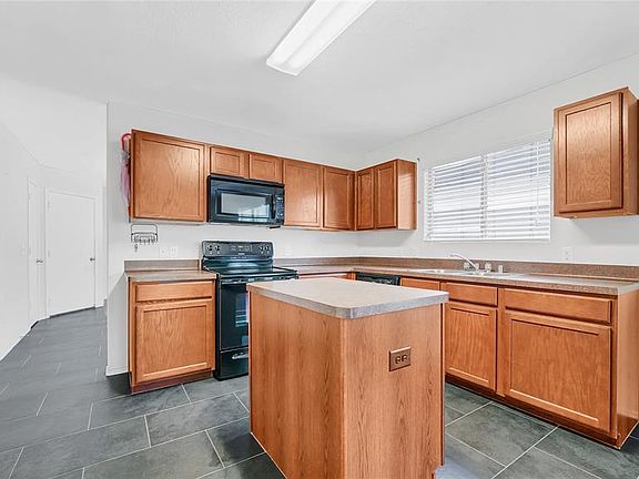 5th image of 9606 Garrett Pine Ln