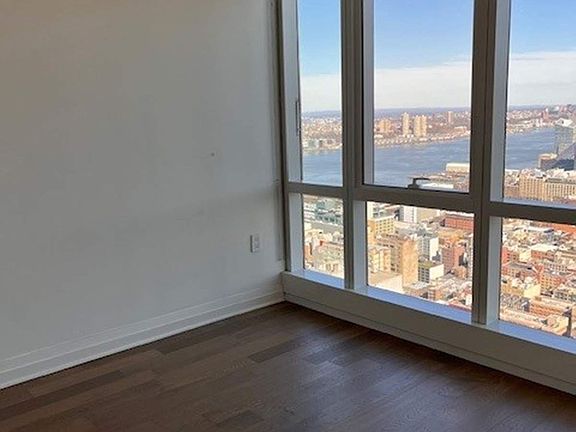 4th image of 460 W 42nd St APT 58A