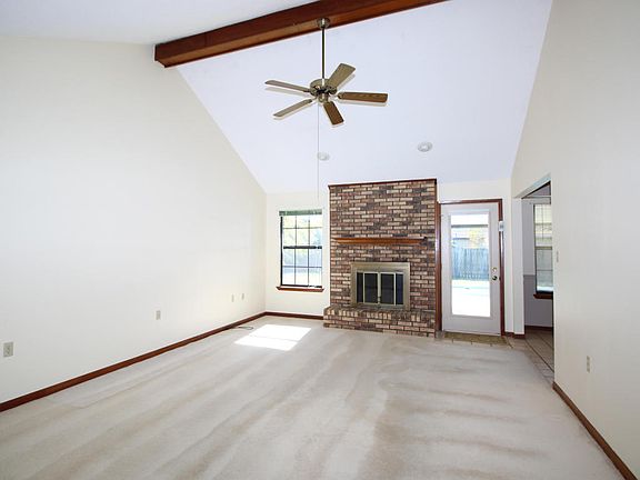2nd image of 1054 Boulevard De La Parisienne
