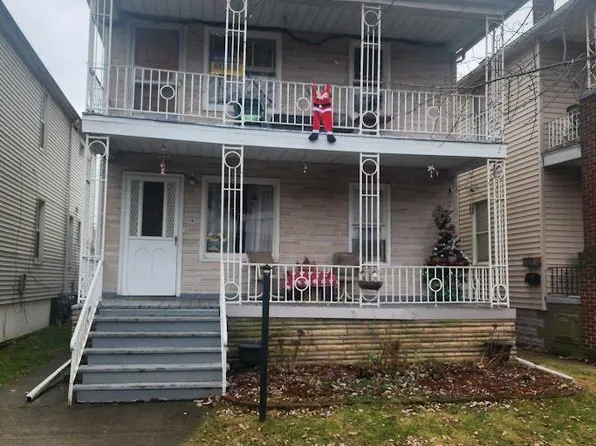 3374 Comstock St, Hamtramck, MI 48212