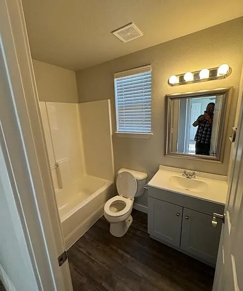 Unit Photo