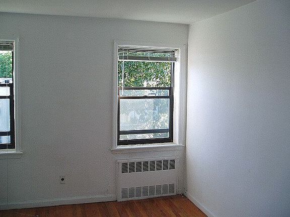 2nd image of 571 5th St APT 4