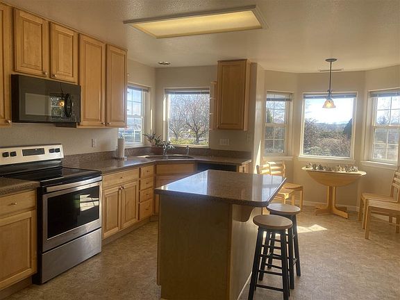 2nd image of 101 Vardon Ct