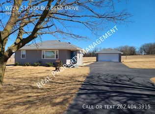 W224S10350 Big Bend Dr, Town Of Vernon, WI 53103