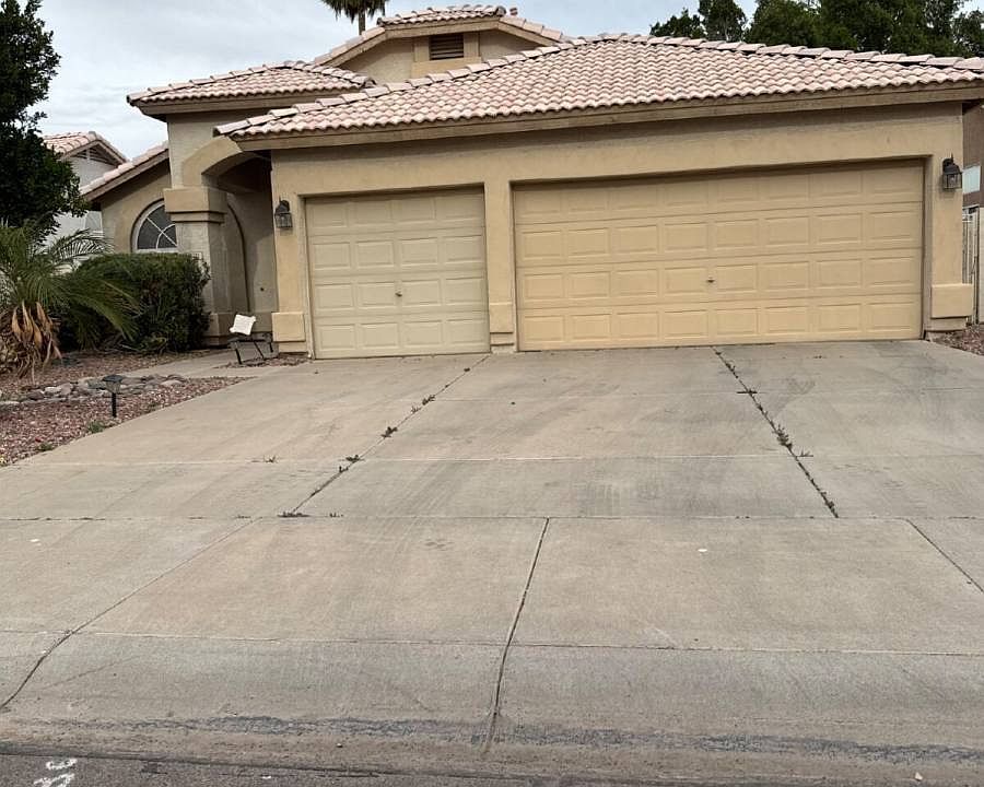 1st image of 2711 N 137th Ave