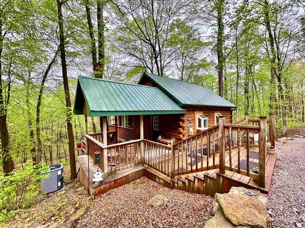 10445 Twin Pines Ln, Birdseye, IN 47513