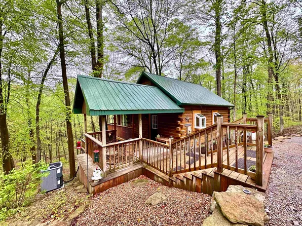 10445 Twin Pines Ln, Birdseye, IN 47513
