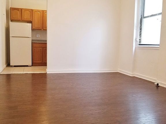 2nd image of 2168 35th St APT 1A