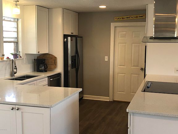 5th image of 4242 Tideview Dr