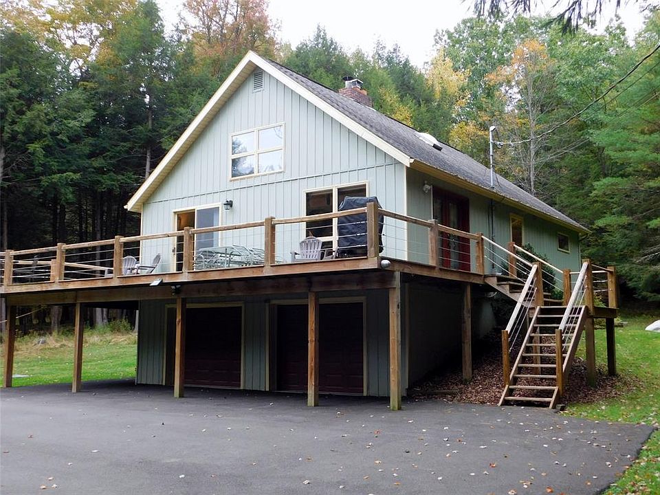 1st image of 144 Pine Tree Dr