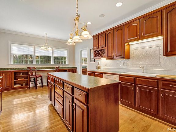 4th image of 1748 Norwood Creek Dr