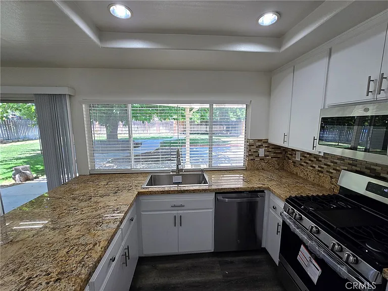 25317 Avenida Ronada — Photo 11
