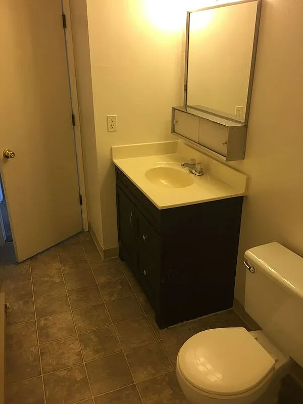 2 bed, 1.0 bath, 925 sqft, $1,450 — Photo 2