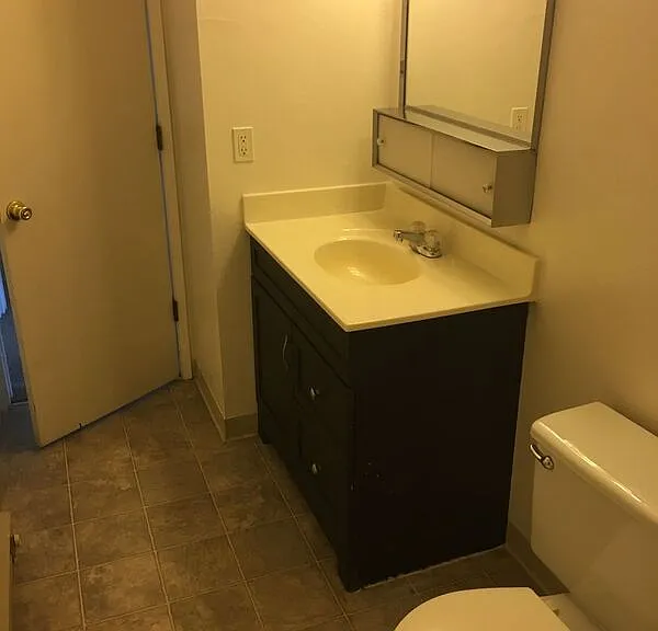 1501 W 14th Ave #C — Photo 2
