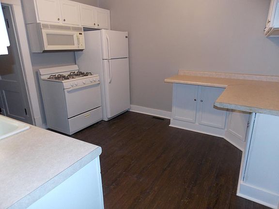 2nd image of 809 N Division St