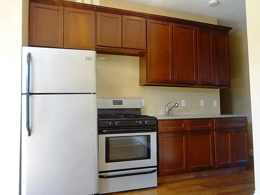 Rented by Blue Egg Realty Corp | media 33