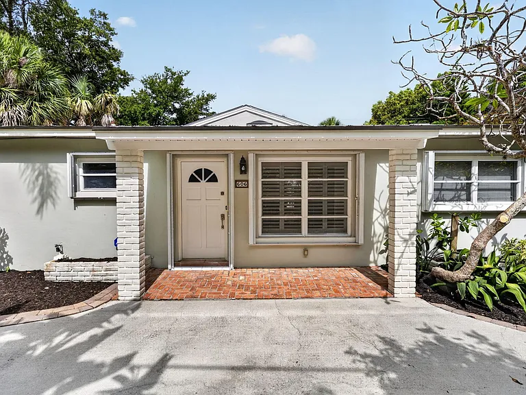 606 Paulina Rd — Photo 3