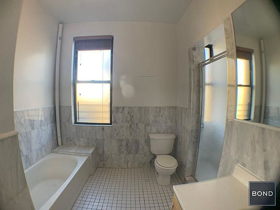 5th image of 90 Pinehurst Ave APT 6A