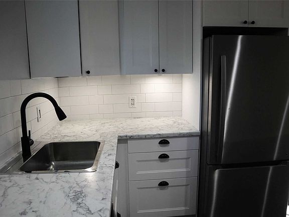 4th image of 39 Erindale Ave