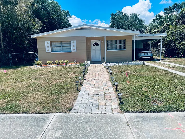 8318 Dahlia Ave — Photo 1