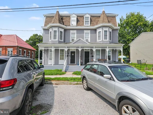 110 N York St, Etters, PA 17319