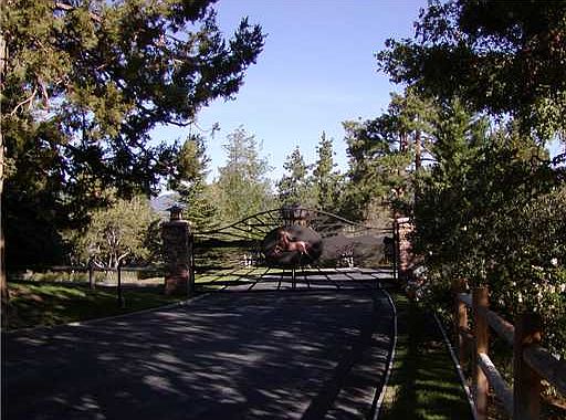4th image of 764 Villa Grv
