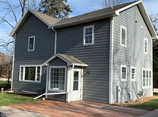 10861 N Cedarburg Rd, Mequon, WI 53092