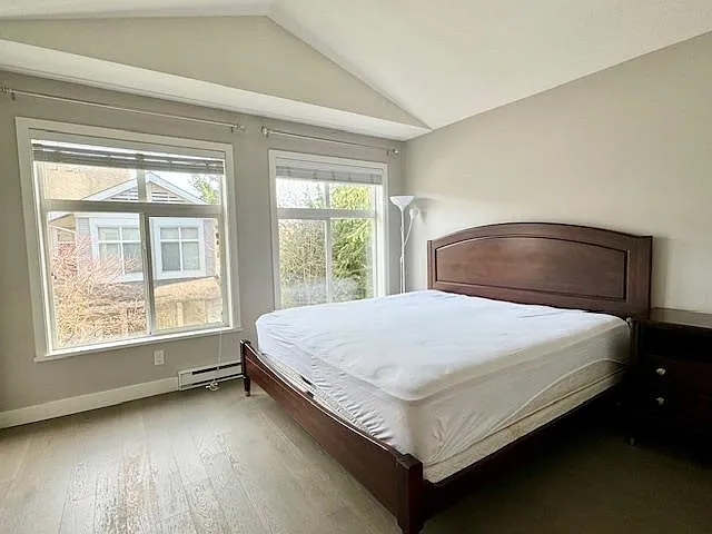9533 Granville Ave — Photo 14
