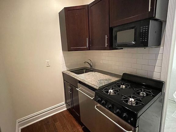 4th image of 230 E 75th St #2C