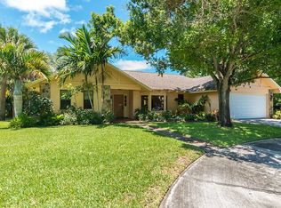 4 Walapeg Rd, Indian Harbour Beach, FL 32937