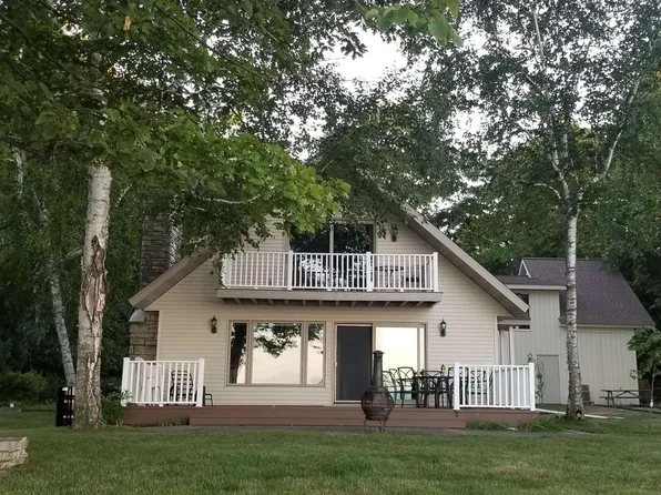 4126 Sand Bay Point Rd, Sturgeon Bay, WI 54235
