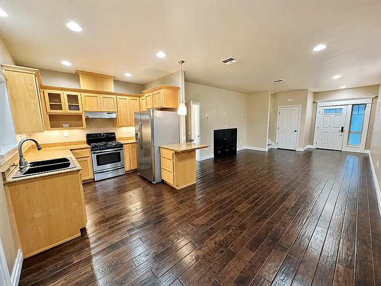 259 Tyler Ave — Photo 6