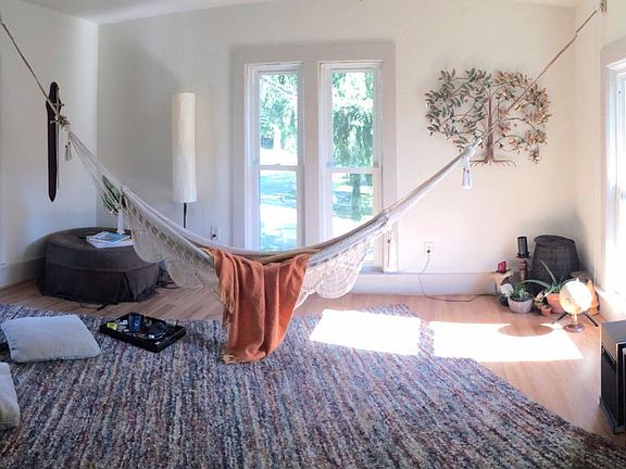 Large Living Room. This unit is NOT furnished.