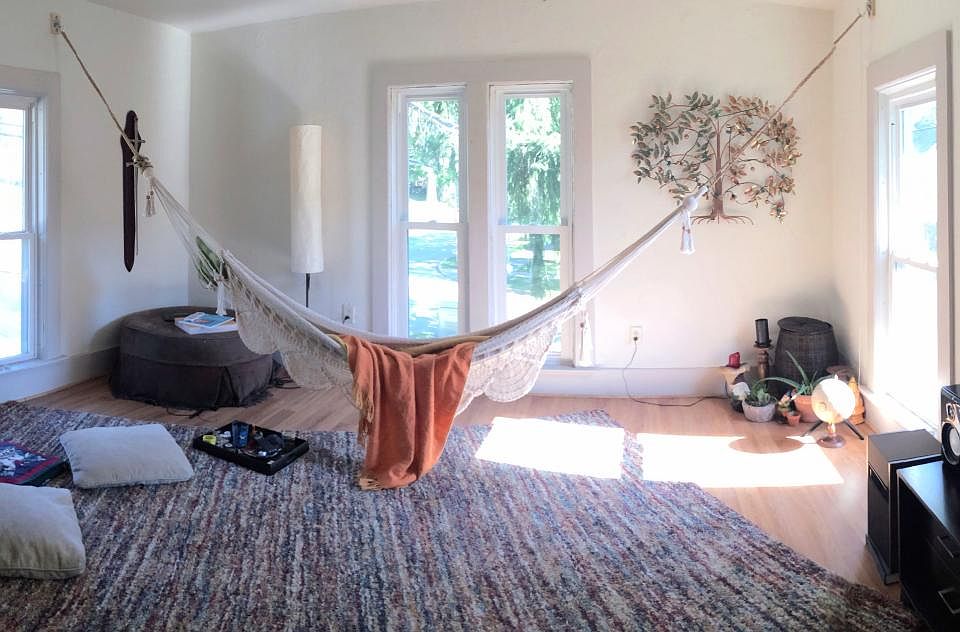 Large Living Room. This unit is NOT furnished.