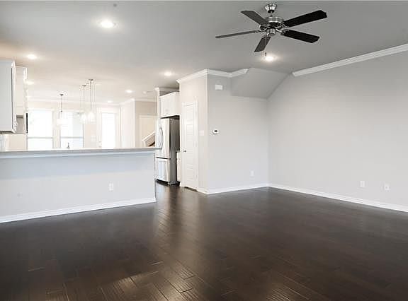 3rd image of 2609 McCart Ave #1