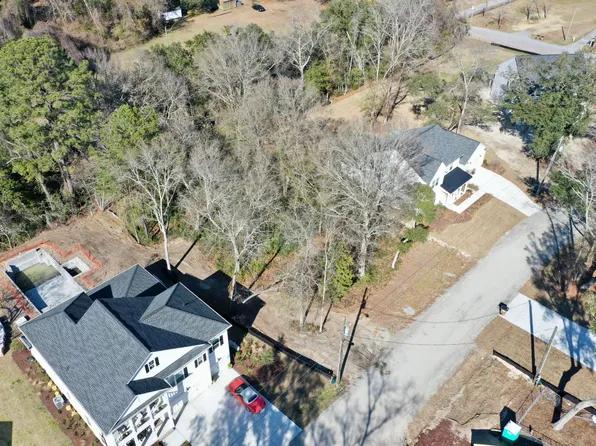 2018 River Bend Dr, Charleston, SC 29412