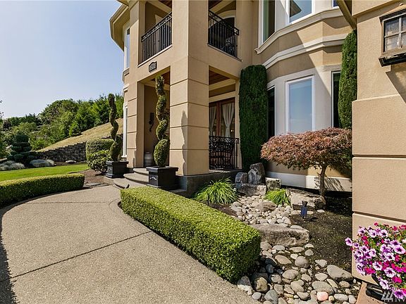 3rd image of 16728 140th Ave E