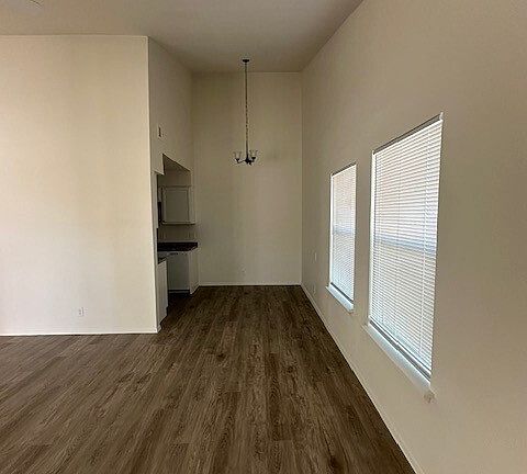 4th image of 307 Flournoy Dr Floor A