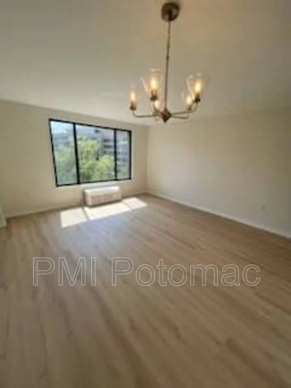 1 bed, 1.0 bath, 600 sqft, $2,350 — Photo 1