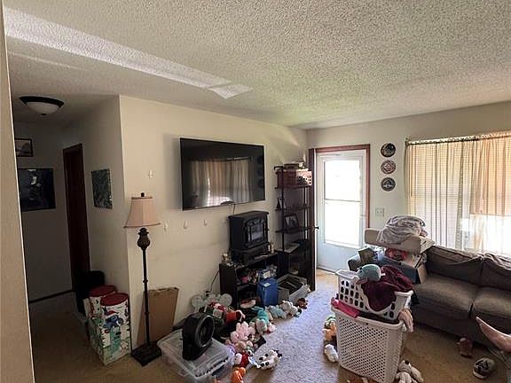 2nd image of 943 Judy Dr
