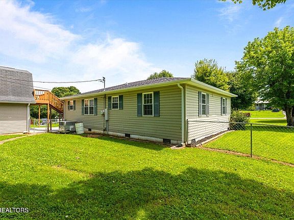 4th image of 227 Higdon Ln