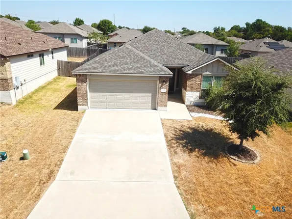 2214 Petersburg Ln, Temple, TX 76504