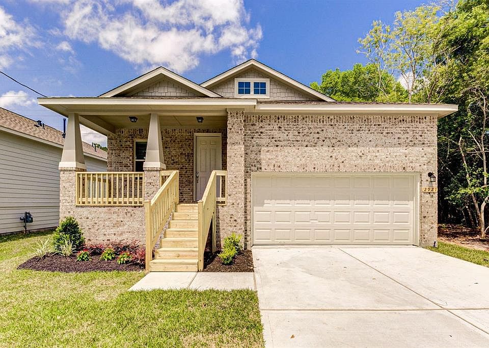 1st image of 2218 Meadow Ln