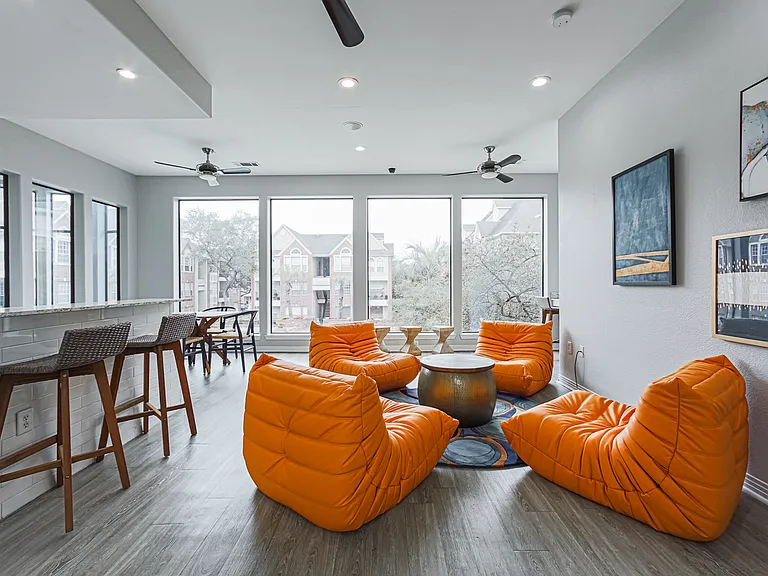 The Village at Bellaire Apartments — Photo 7